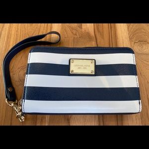 Michael Kors wristlet